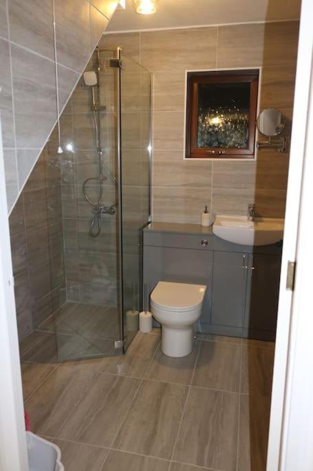 Entire -4 Bedrooms Detached House With Driveway นอตติงแฮม ภายนอก รูปภาพ